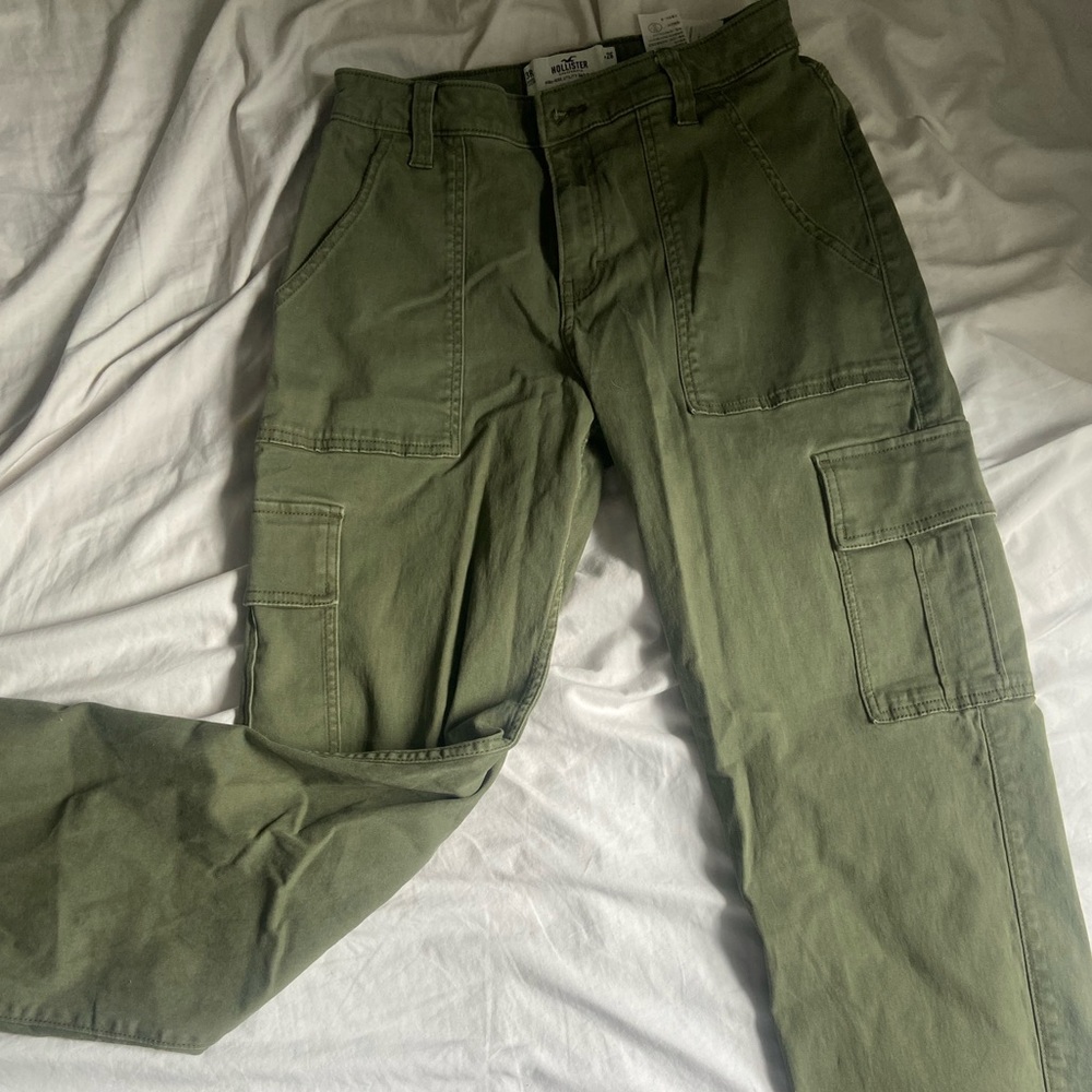 Hollister Straight Leg Cargo Jeans in Olive Green